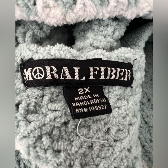 Moral Fiber sweater - Picture 4 of 4